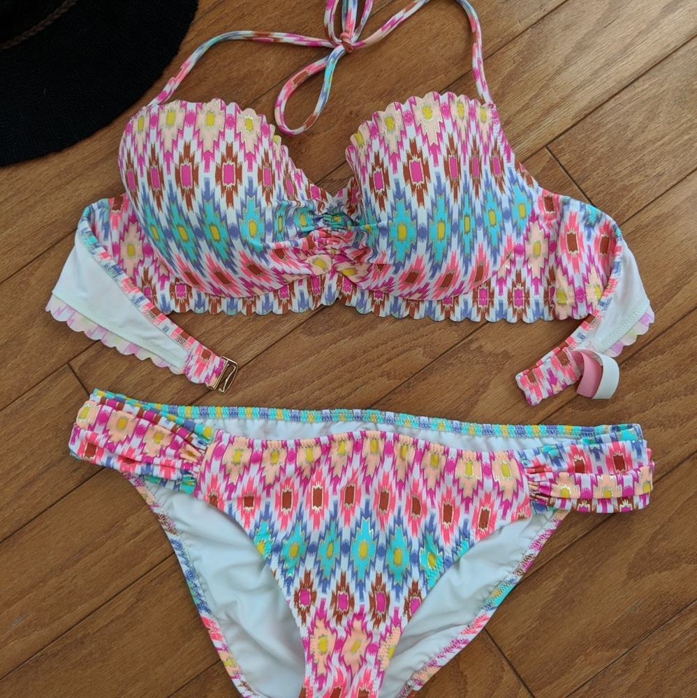 Victoria's secret bikini top 36B